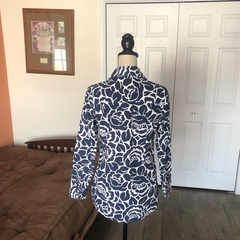 BODEN navy and white patterned button down shirt - Picture 7 of 8